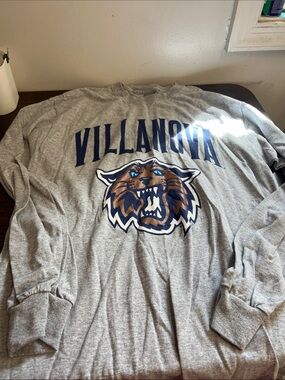 NCAA Villanova Gray Long-Sleeve Tee with Wildcat Graphic